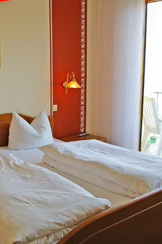 Weingut Briedel Mosel - G�stezimmer mit Fr�hst�cksb�fett