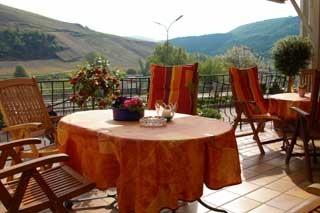 Terrasse Frhstcksraum mit Moselblick